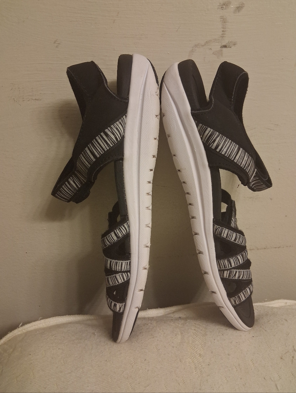 Womens RYKA  Black & White Striped Sport Sandals Size 9W - Picture 7 of 15